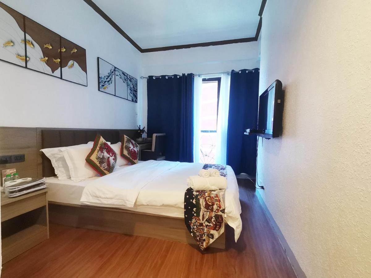 Warm Makati Apart otel Makati City Dış mekan fotoğraf