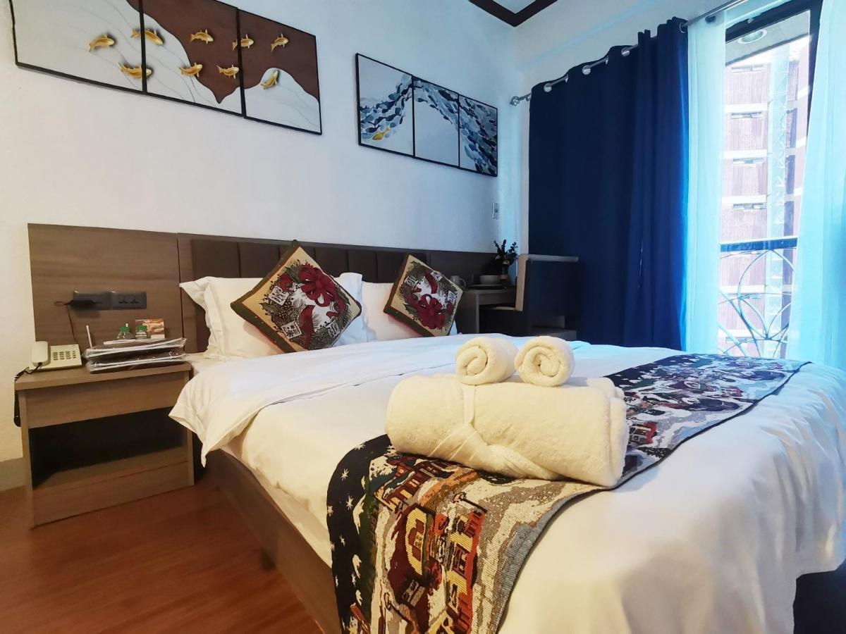 Warm Makati Apart otel Makati City Dış mekan fotoğraf