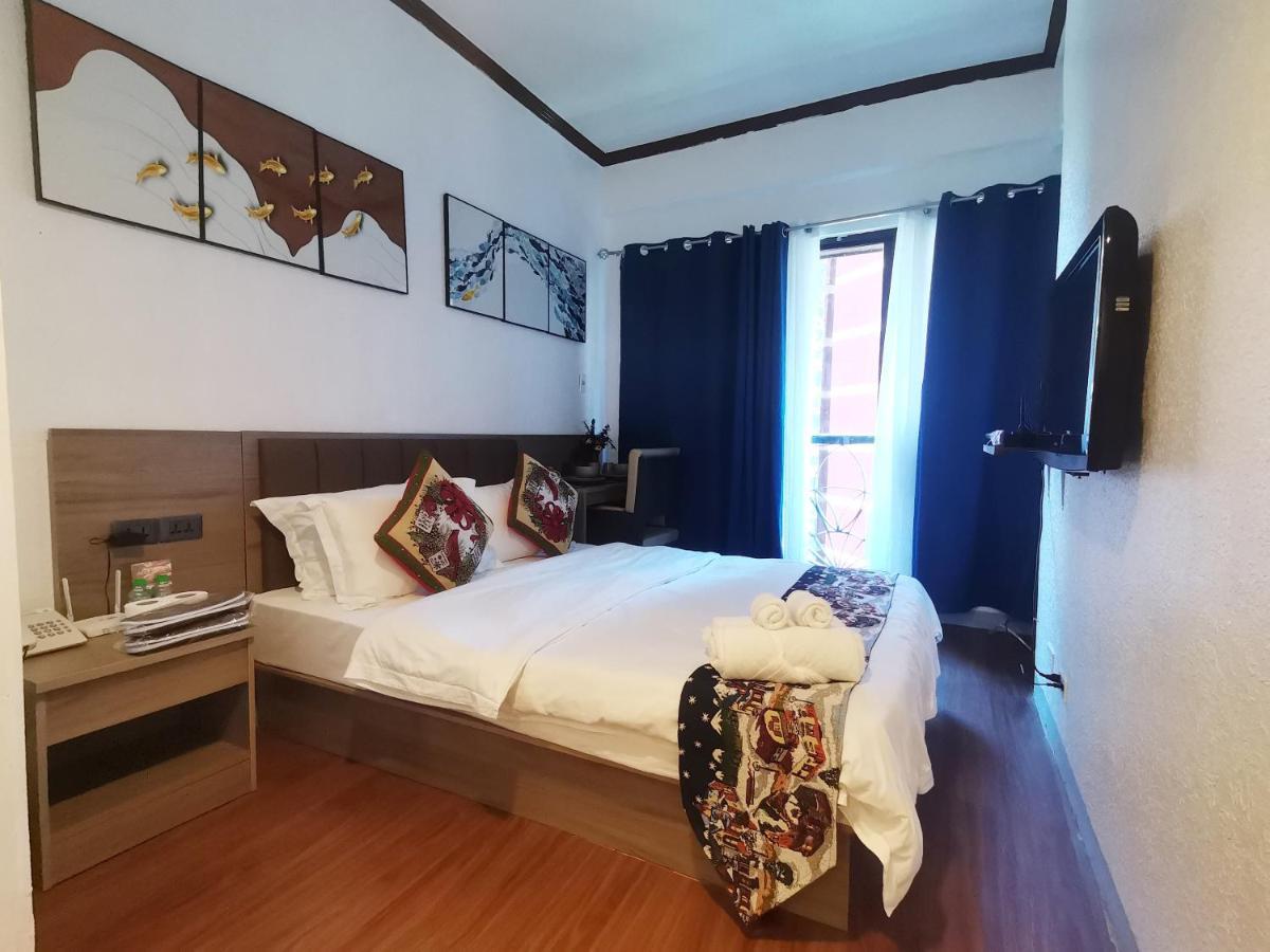 Warm Makati Apart otel Makati City Dış mekan fotoğraf